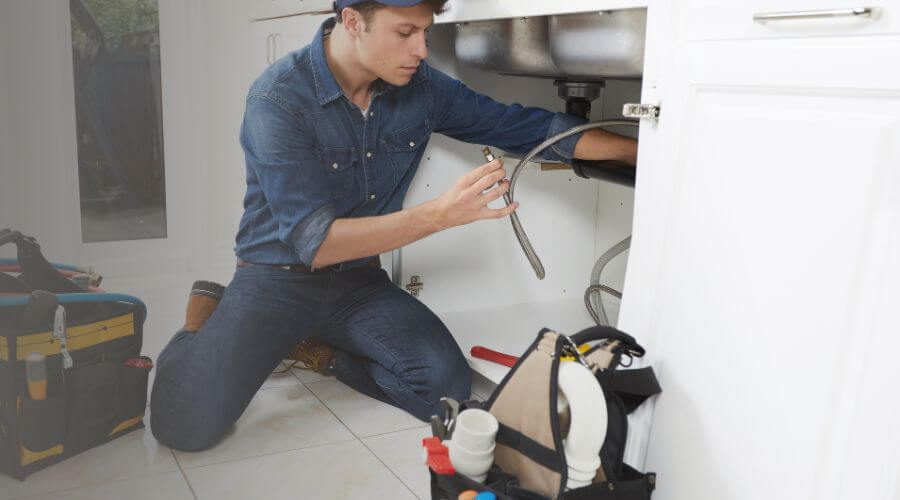Expert burst pipe repair services in Hiland, WY